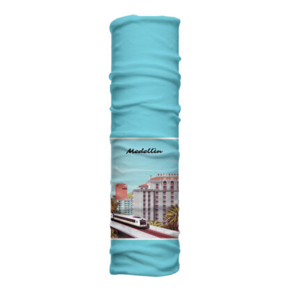 Cuello largo Medellín con ilustración urbana de edificios icónicos del centro. Microfibra transpirable ideal para clima frío y trayectos en ciudad.