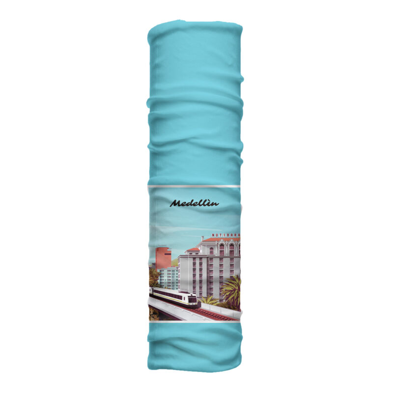 Cuello largo Medellín con ilustración urbana de edificios icónicos del centro. Microfibra transpirable ideal para clima frío y trayectos en ciudad.