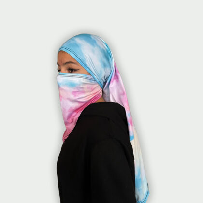 balaclava larga Nubes de Algodón para mujer, puesta y cubriendo rostro y cabello