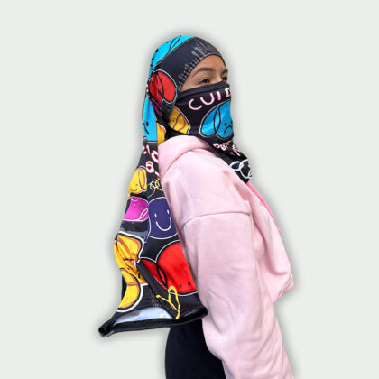 Balaclava larga edición limitada Cuidado Perro Triste, diseño exclusivo con ilustración artística.